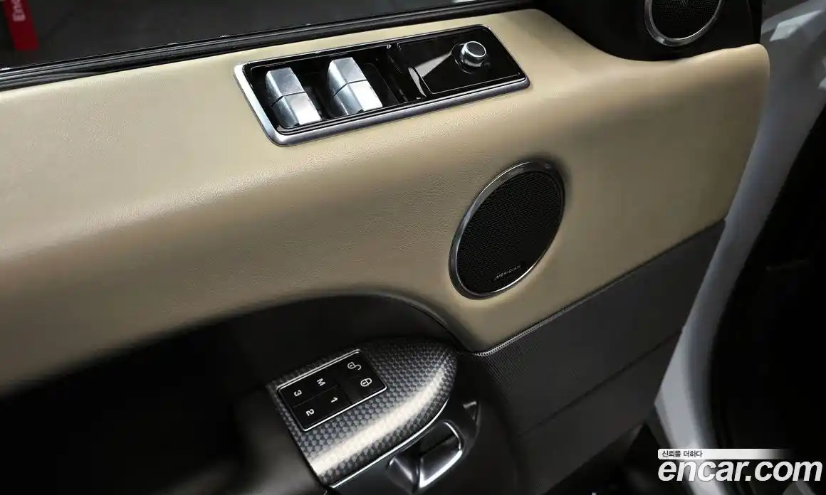 Land Rover Range-Rover Sport 2019 3.0 Автомат в Москве № 213520, фото 8