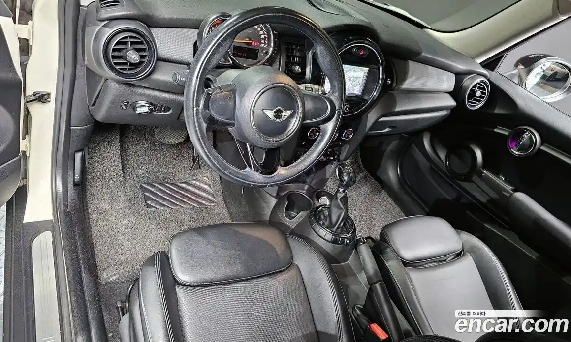 Mini Cooper 2016 1.5 Автомат в Москве № 214360, фото 13