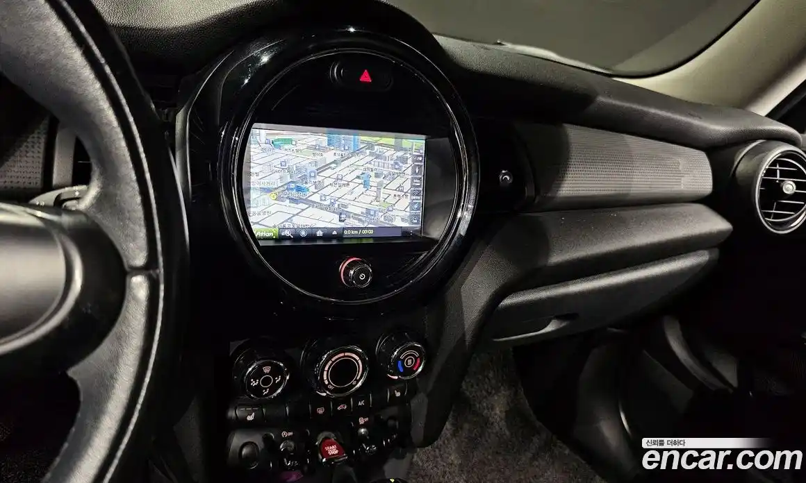 Mini Cooper 2016 1.5 Автомат в Москве № 214360, фото 19