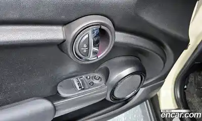 Mini Cooper 2016 1.5 Автомат в Москве № 214360, миниатюра 6