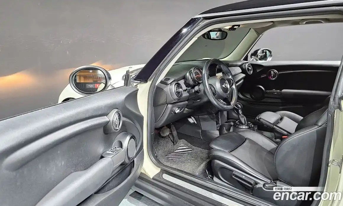 Mini Cooper 2016 1.5 Автомат в Москве № 214360, фото 8