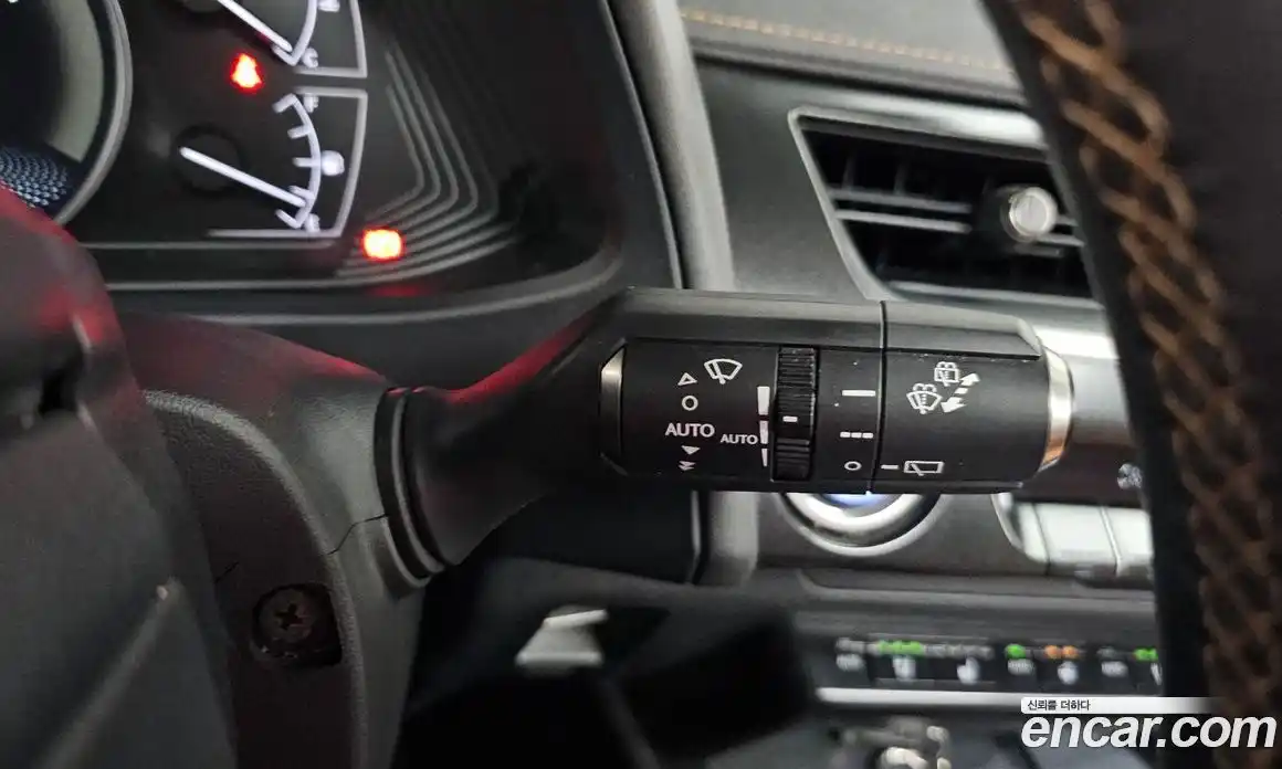 Lexus UX 2019 2.0 Автомат в Москве № 214631, фото 16