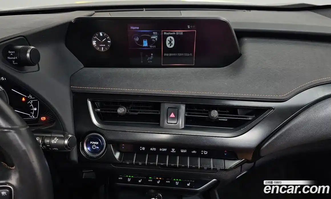 Lexus UX 2019 2.0 Автомат в Москве № 214631, фото 17