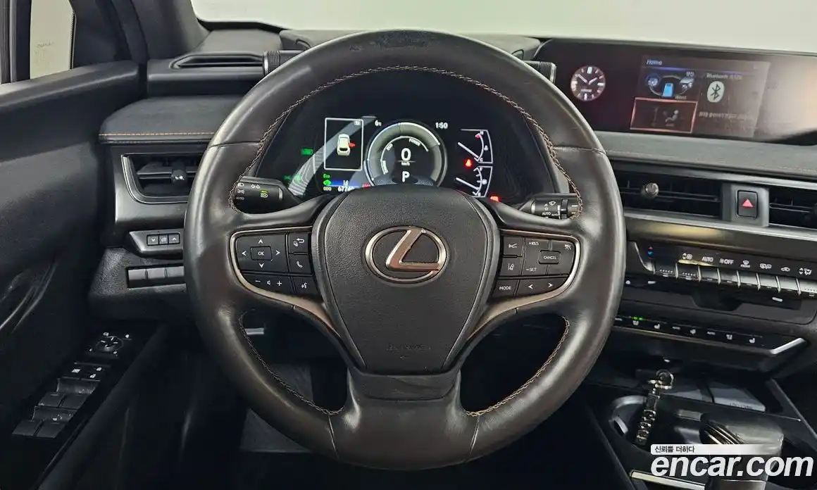 Lexus UX 2019 2.0 Автомат в Москве № 214631, фото 18