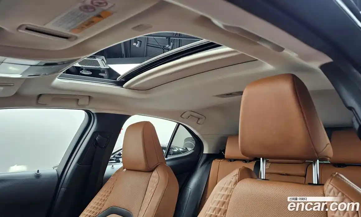 Lexus UX 2019 2.0 Автомат в Москве № 214631, фото 20