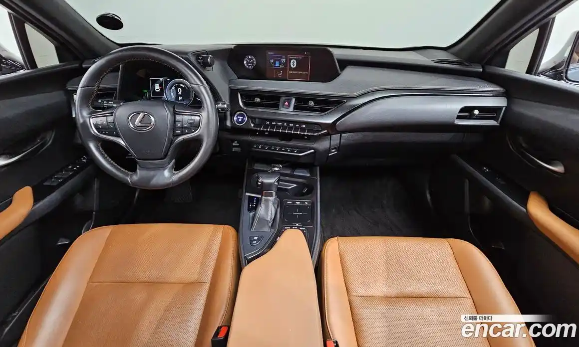 Lexus UX 2019 2.0 Автомат в Москве № 214631, фото 3