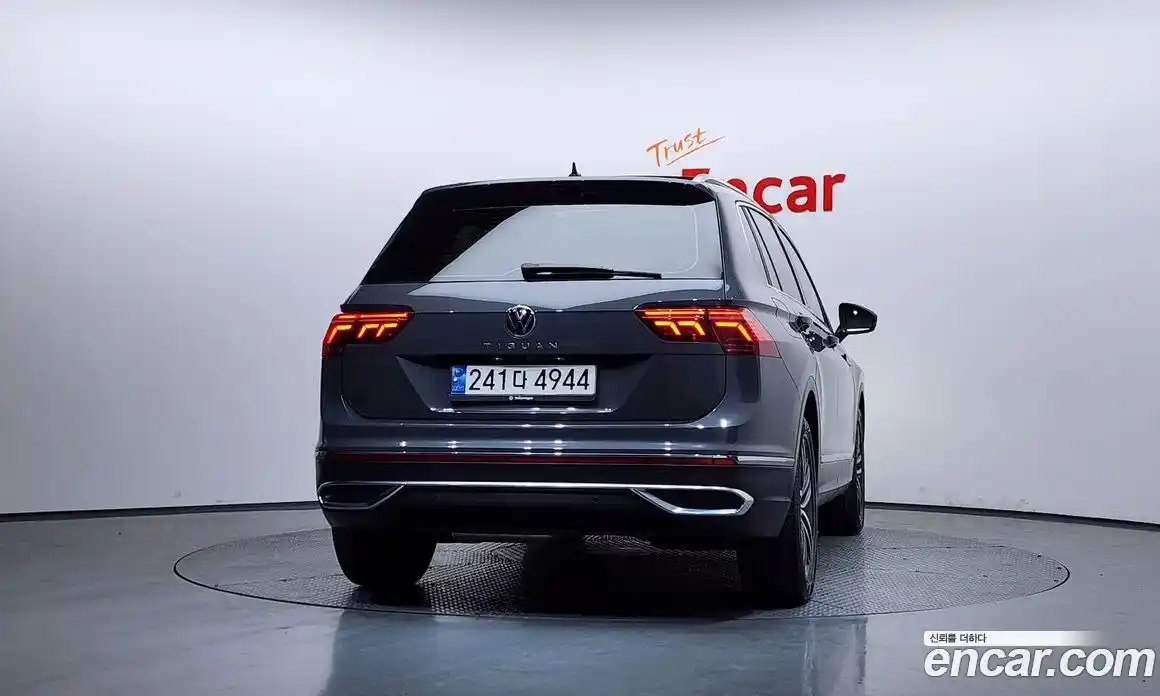 Volkswagen Tiguan 2022 2.0 Автомат в Москве № 215070, фото 14