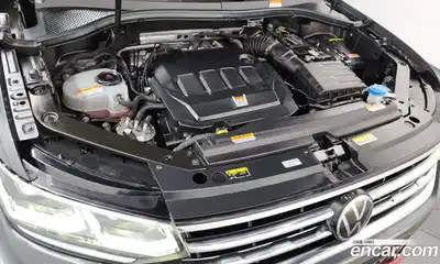 Volkswagen Tiguan 2022 2.0 Автомат в Москве № 215070, миниатюра 4