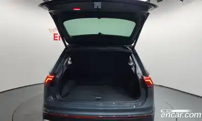 Volkswagen Tiguan 2022 2.0 Автомат в Москве № 215070, миниатюра 9