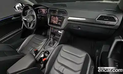 Volkswagen Tiguan 2022 2.0 Автомат в Москве № 215102, миниатюра 2