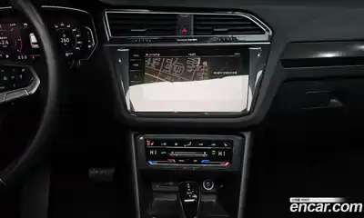 Volkswagen Tiguan 2022 2.0 Автомат в Москве № 215102, миниатюра 6