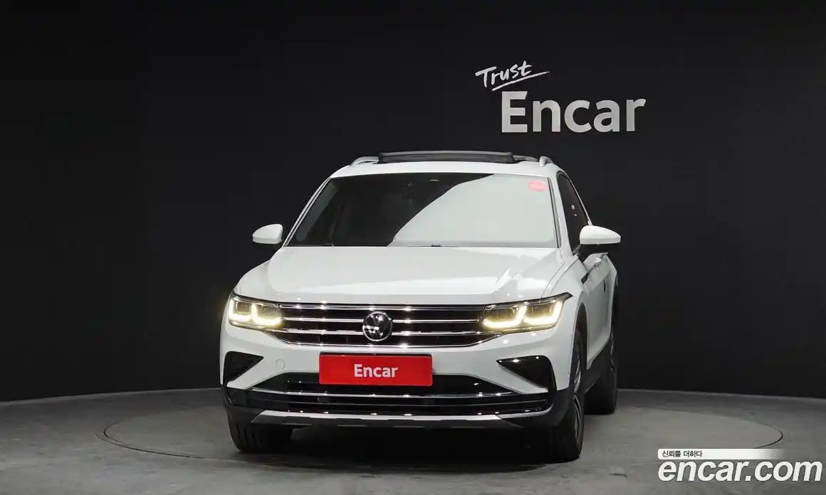 Volkswagen Tiguan 2022 2.0 Автомат в Москве № 215102, фото 9