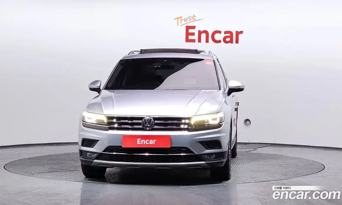 Volkswagen Tiguan 2020 2.0 Автомат в Москве № 215293, фото 11