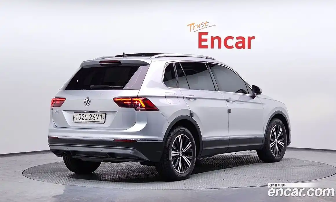Volkswagen Tiguan 2020 2.0 Автомат в Москве № 215293, фото 15