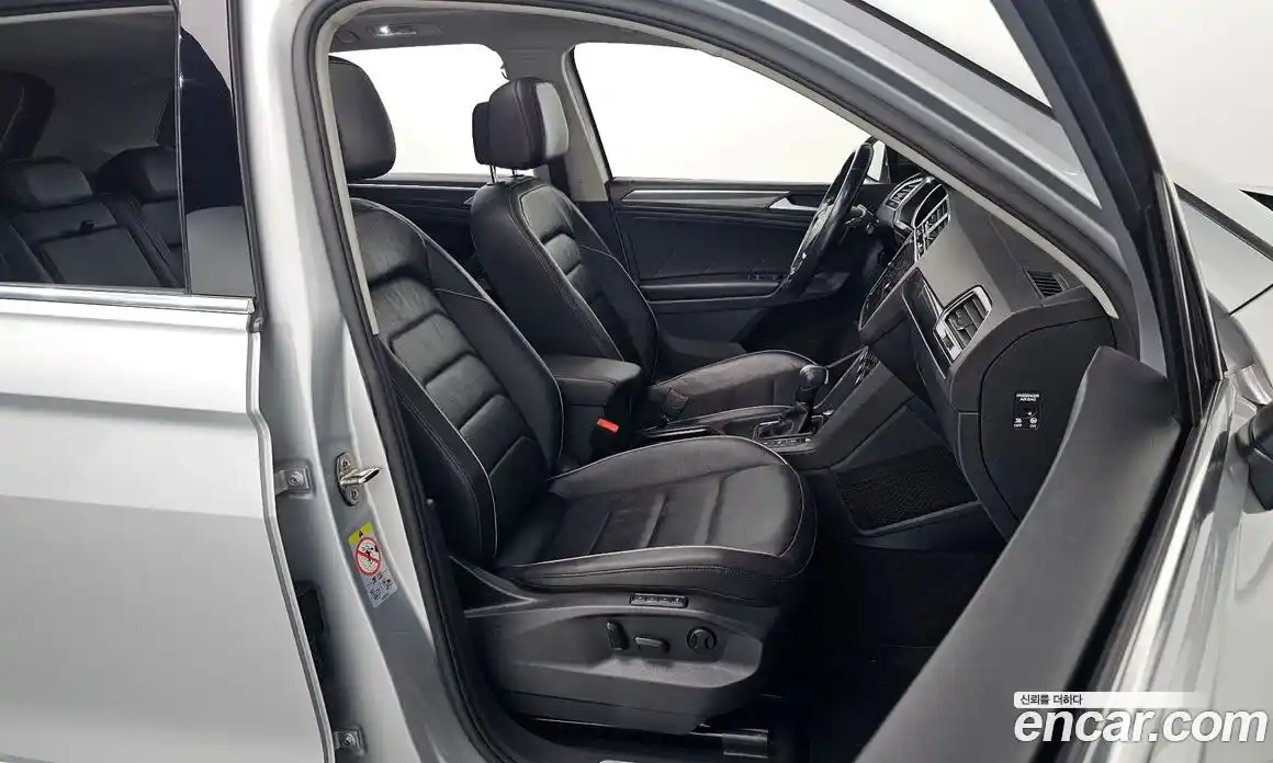 Volkswagen Tiguan 2020 2.0 Автомат в Москве № 215293, фото 8