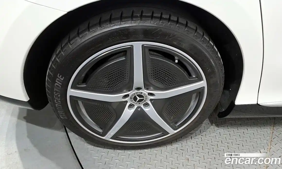 Mercedes-Benz EQE 2023 0.3 Автомат в Москве № 222236, фото 9