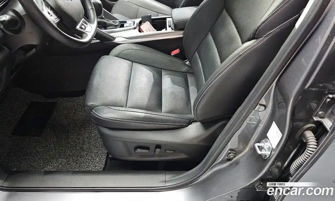 Renault QM6 2022 2.0 Автомат в Москве № 222540, фото 20