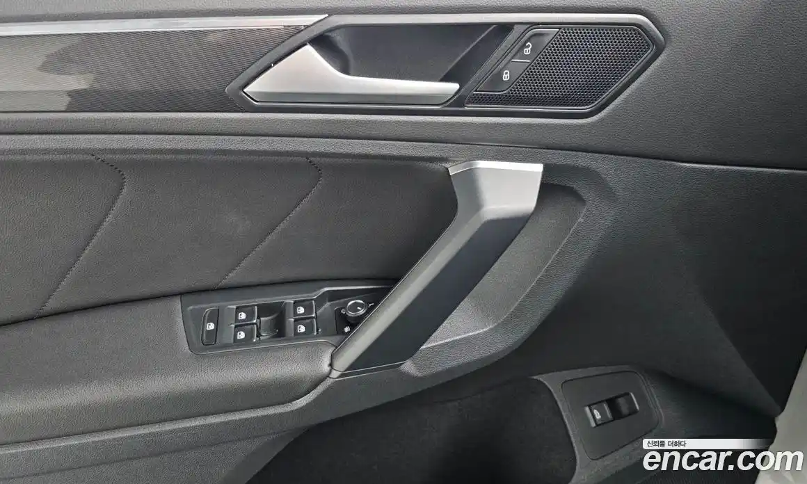 Volkswagen Tiguan 2020 2.0 Автомат в Москве № 232095, фото 13