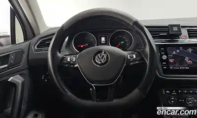 Volkswagen Tiguan 2020 2.0 Автомат в Москве № 232095, миниатюра 7