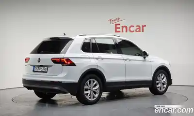 Volkswagen Tiguan 2020 2.0 Автомат в Москве № 232095, миниатюра 8