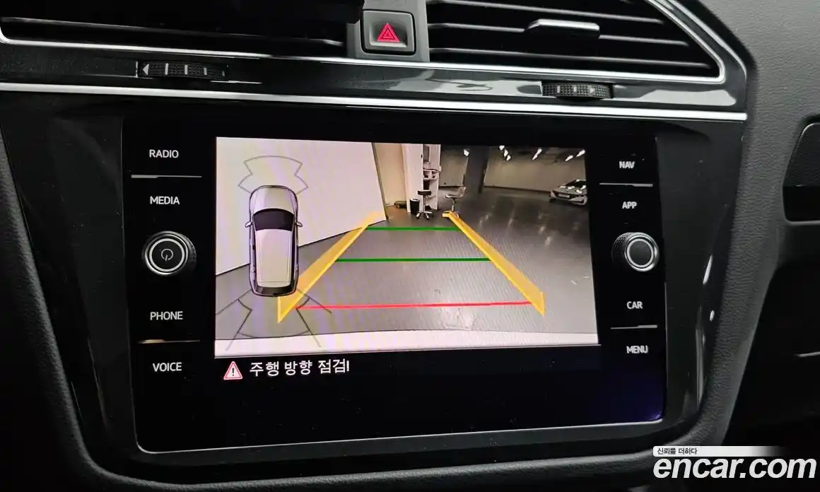 Volkswagen Tiguan 2020 2.0 Автомат в Москве № 232095, фото 9