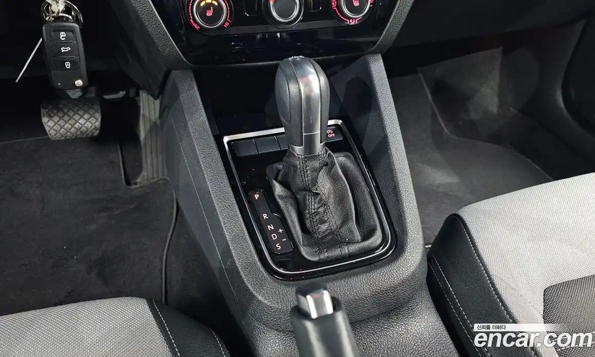 Volkswagen Jetta 2016 2.0 Автомат в Москве № 232128, фото 3