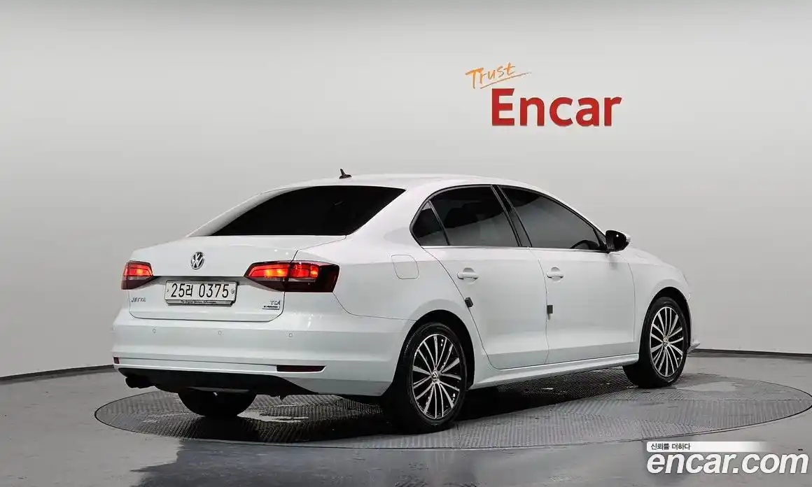 Volkswagen Jetta 2016 2.0 Автомат в Москве № 232128, фото 7