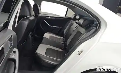 Volkswagen Jetta 2016 2.0 Автомат в Москве № 232128, миниатюра 8