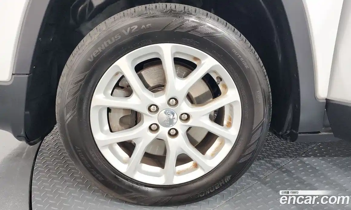 Jeep Cherokee 2016 2.4 Автомат в Москве № 232707, фото 15