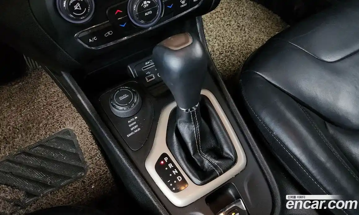 Jeep Cherokee 2016 2.4 Автомат в Москве № 232707, фото 19