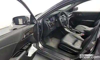 Honda Accord 2017 2.4 Автомат в Москве № 232863, миниатюра 10