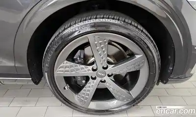 Genesis GV70 2024 2.5 Автомат в Москве № 23362, миниатюра 3