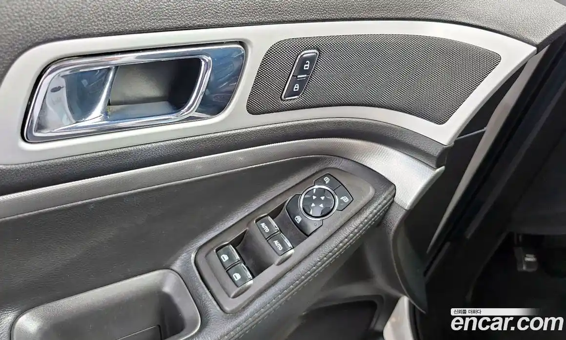 Ford Explorer 2015 2.0 Автомат в Москве № 255605, фото 17