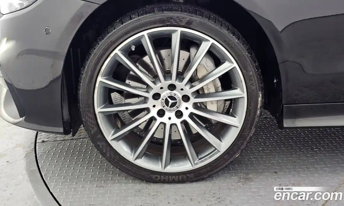 Mercedes-Benz E-Class 2021 3.0 Автомат в Москве № 292134, фото 3