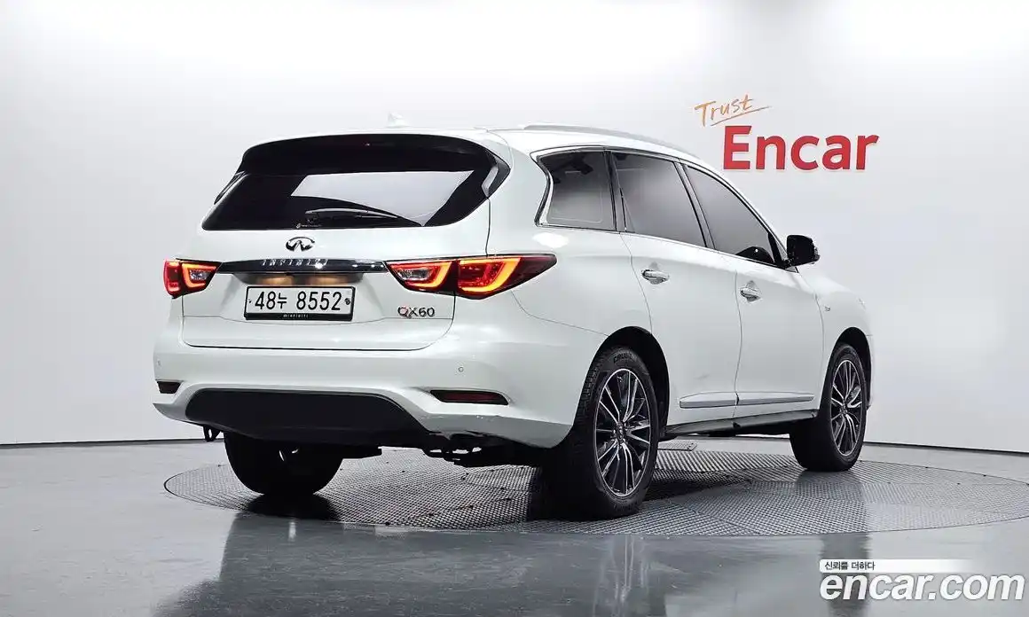 Infiniti QX60 2017 3.5 Автомат в Москве № 295750, фото 14