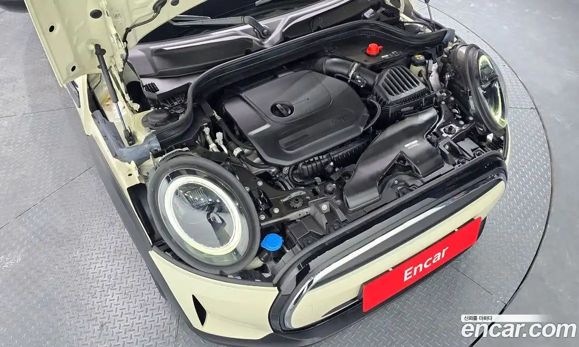 Mini Cooper 2023 1.5 Автомат в Москве № 328951, фото 14