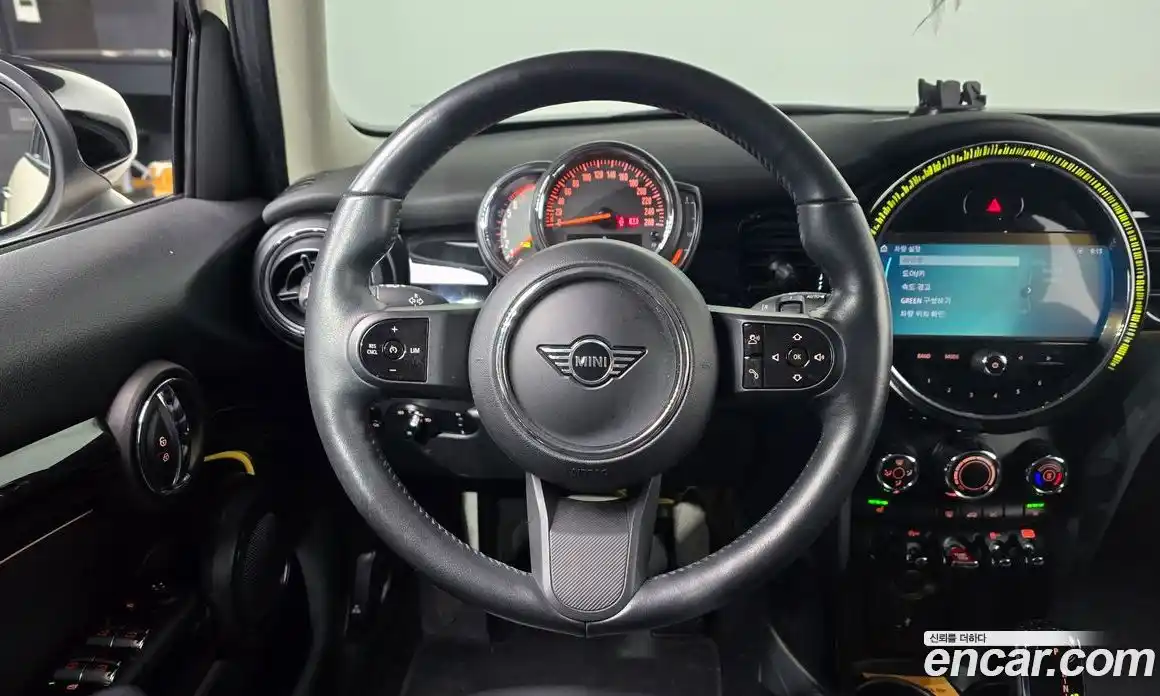 Mini Cooper 2023 1.5 Автомат в Москве № 328951, фото 16