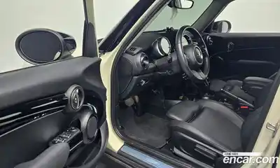 Mini Cooper 2023 1.5 Автомат в Москве № 328951, миниатюра 2