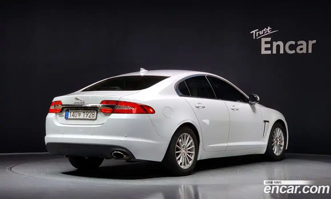 Jaguar XF 2015 2.2 Автомат в Москве № 335841, фото 13