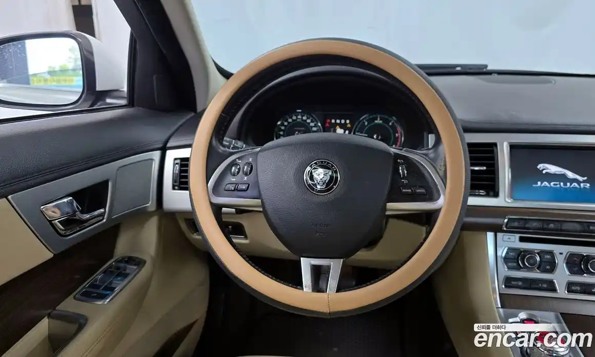 Jaguar XF 2015 2.2 Автомат в Москве № 335841, фото 16