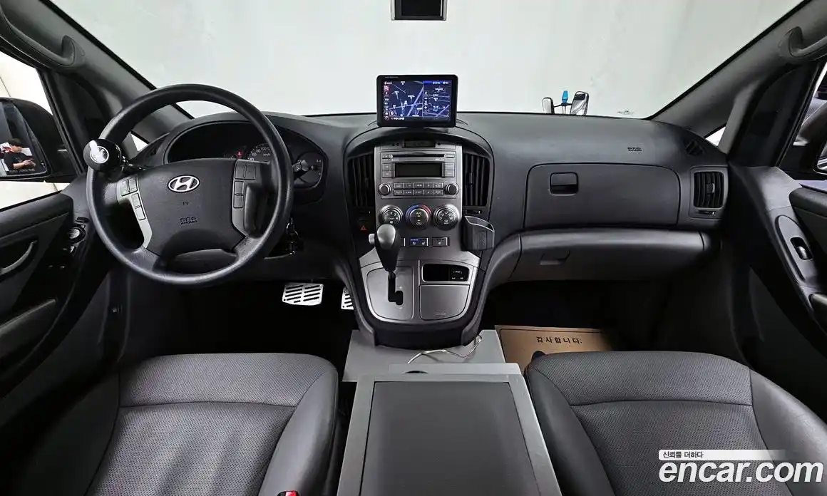 Hyundai Starex 2015 2.5 Автомат в Москве № 42898, фото 14