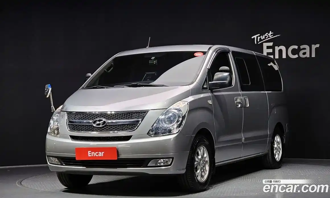 Hyundai Starex 2015 2.5 Автомат в Москве № 42898, фото 17