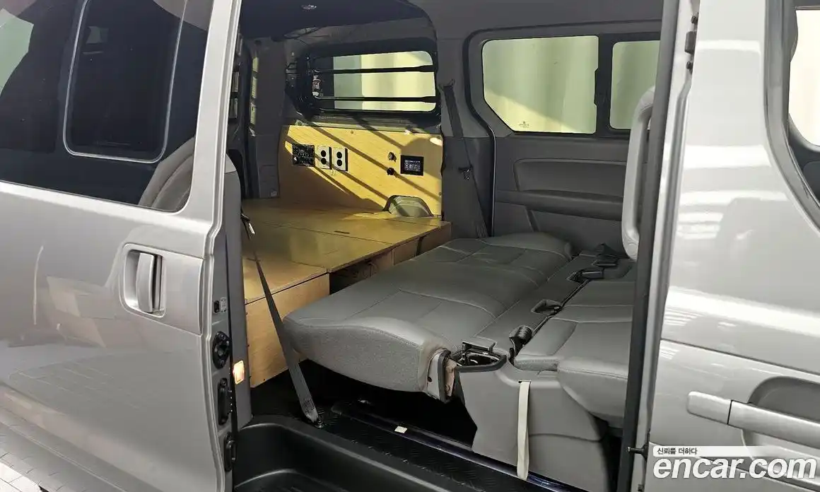 Hyundai Starex 2015 2.5 Автомат в Москве № 42898, фото 20