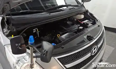 Hyundai Starex 2015 2.5 Автомат в Москве № 42898, миниатюра 2