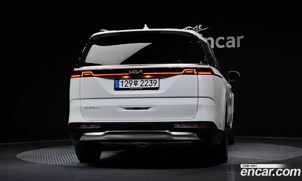 Kia Canival 2023 2.2 Автомат в Москве № 50764, фото 8