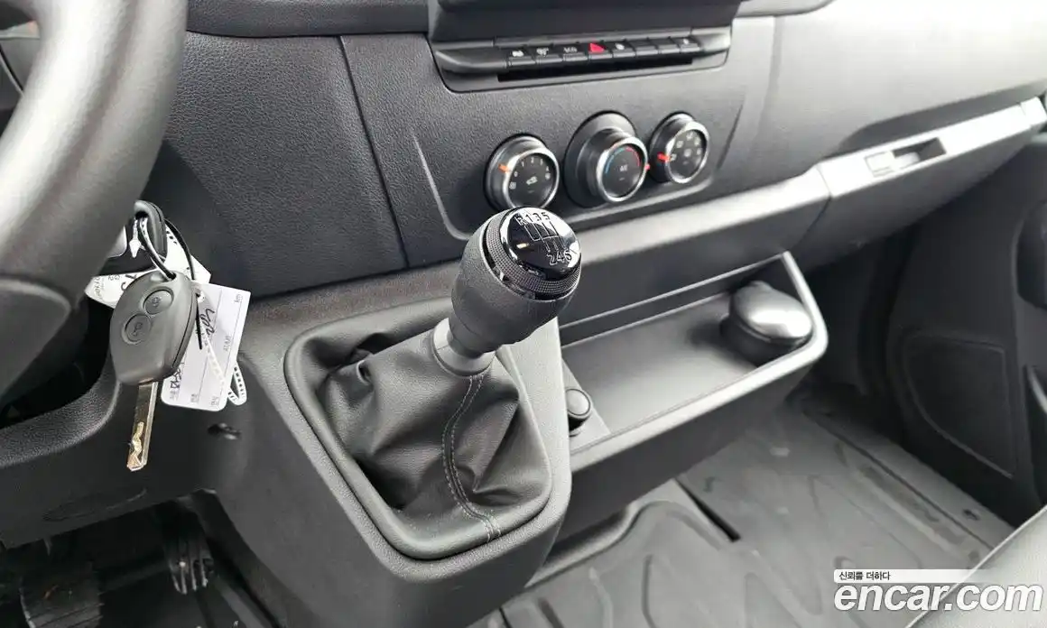 Renault Master 2024 2.3 Механическая в Москве № 561, фото 18