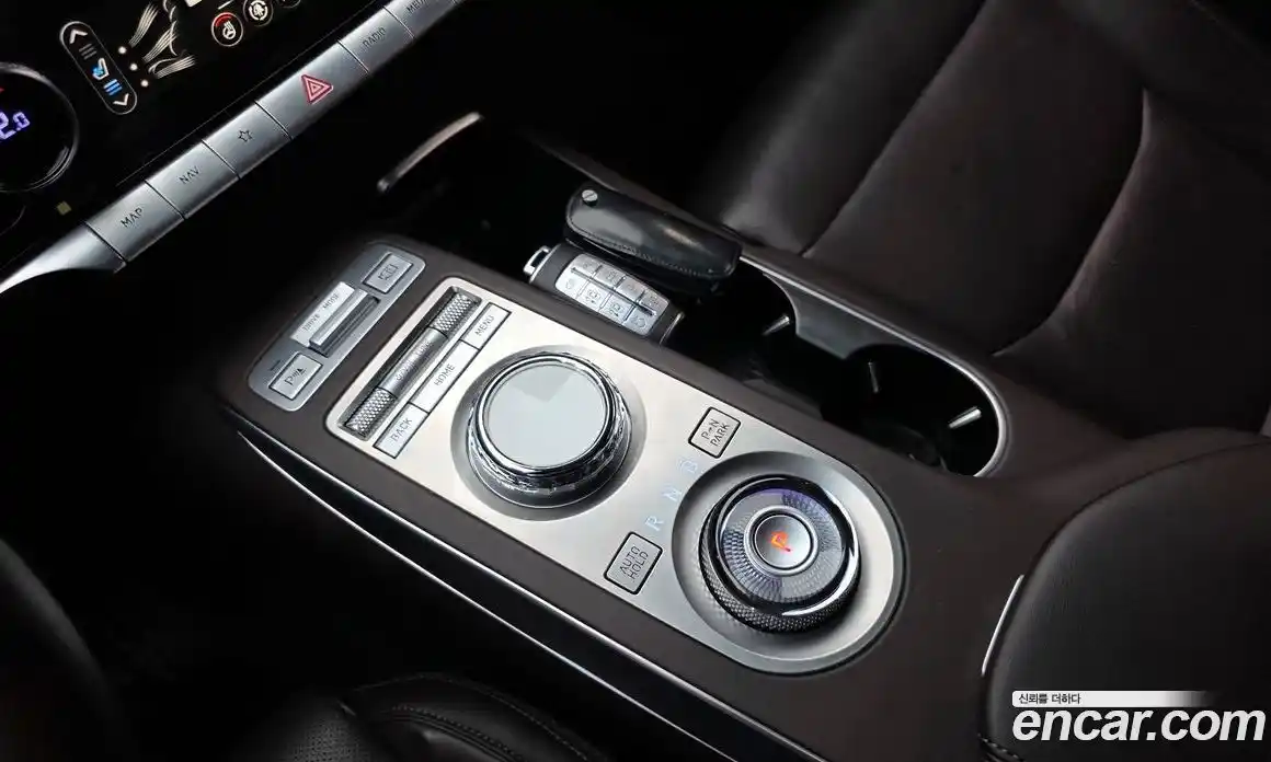 Genesis GV70 2021 2.5 Автомат в Москве № 57681, фото 17