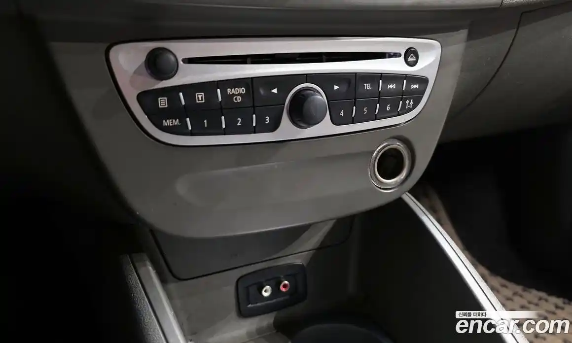 Renault SM3 2010 1.6 Автомат в Москве № 107397, фото 16