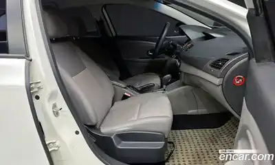 Renault SM3 2010 1.6 Автомат в Москве № 107397, миниатюра 2