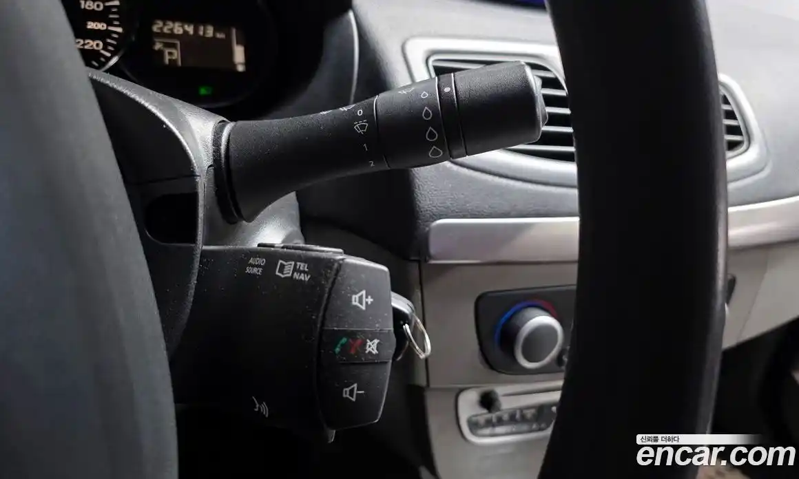 Renault SM3 2010 1.6 Автомат в Москве № 107397, фото 9